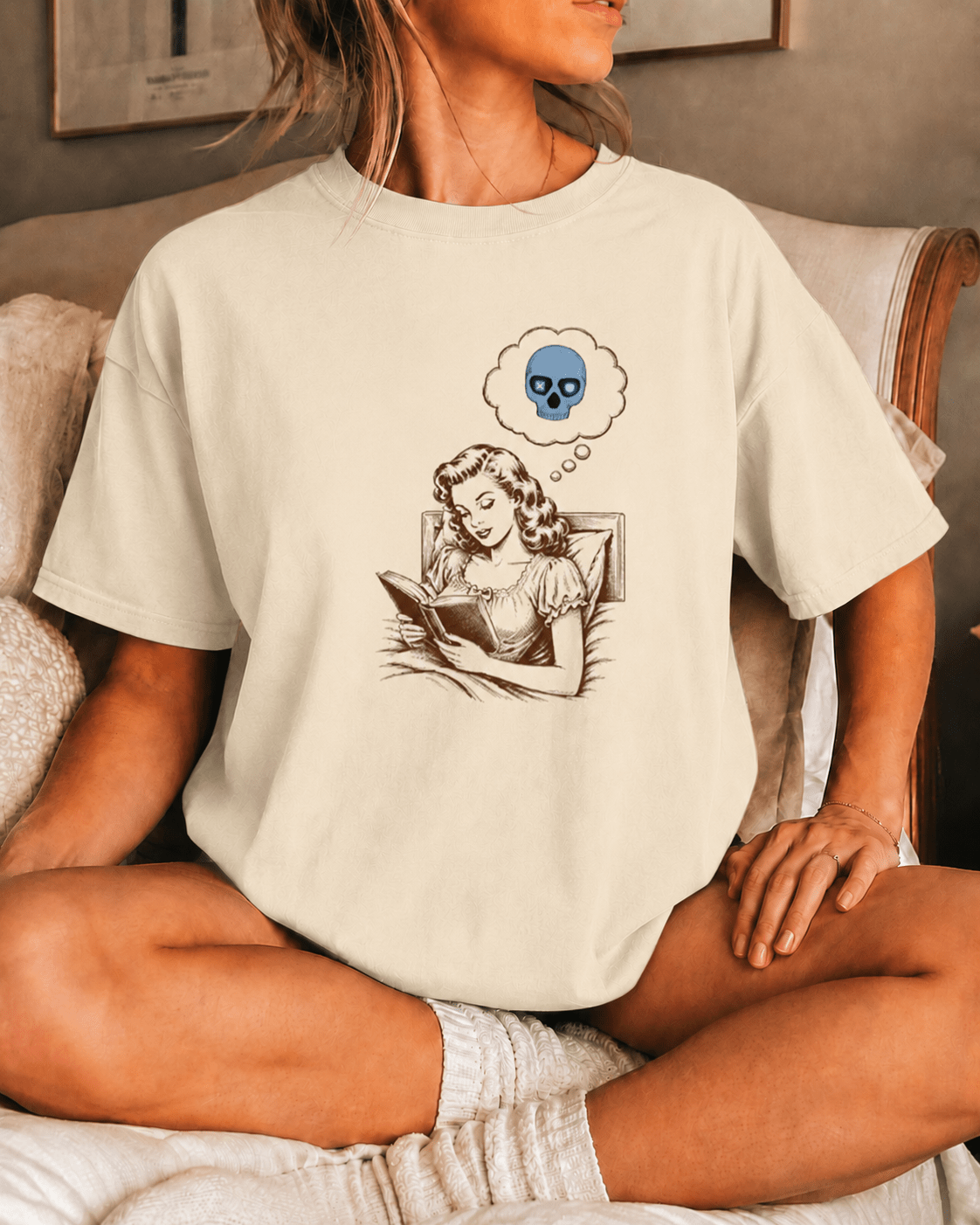 She Reads in the Dark Bookish Graphic Tee - T-SHIRT - TheSpinedLife