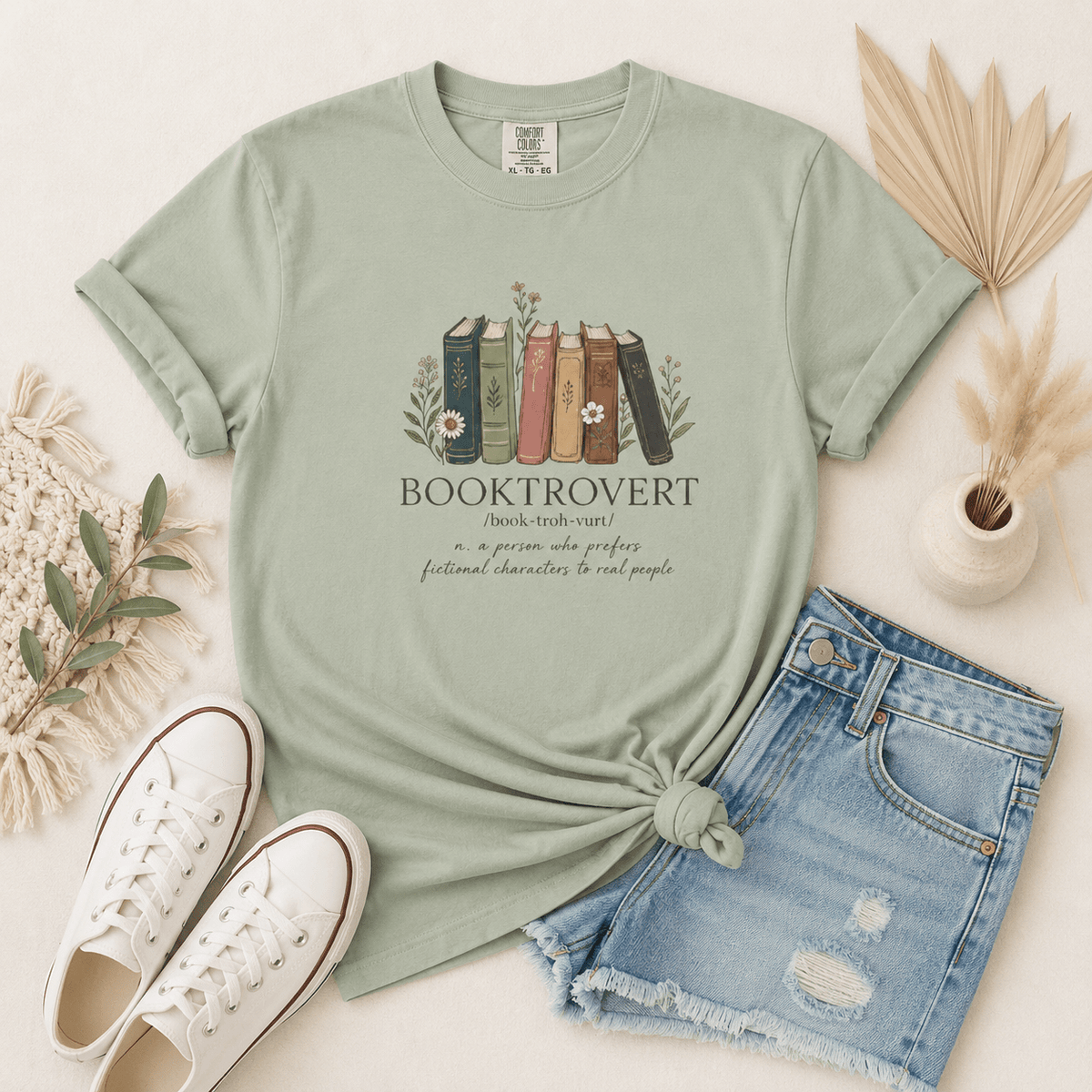 Booktrovert Tee - T-SHIRT - TheSpinedLife