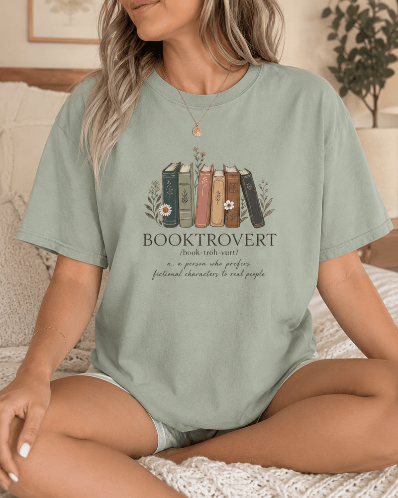 Booktrovert Tee - T-SHIRT - TheSpinedLife