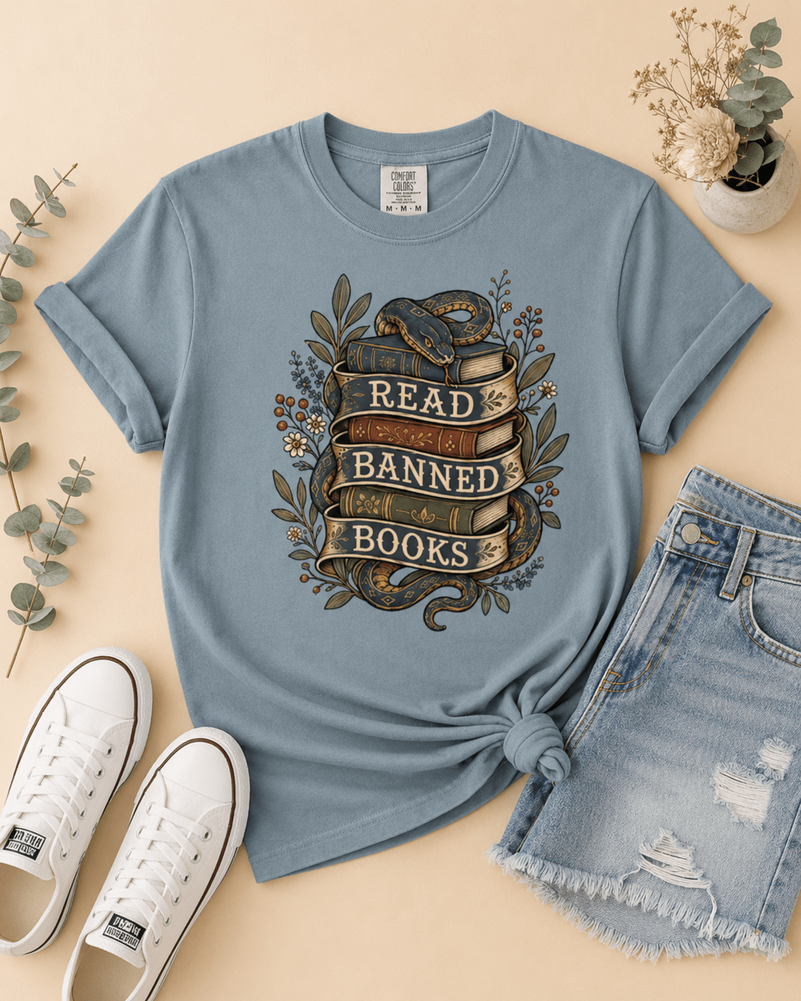 Read Banned Books Tee - T-SHIRT - TheSpinedLife