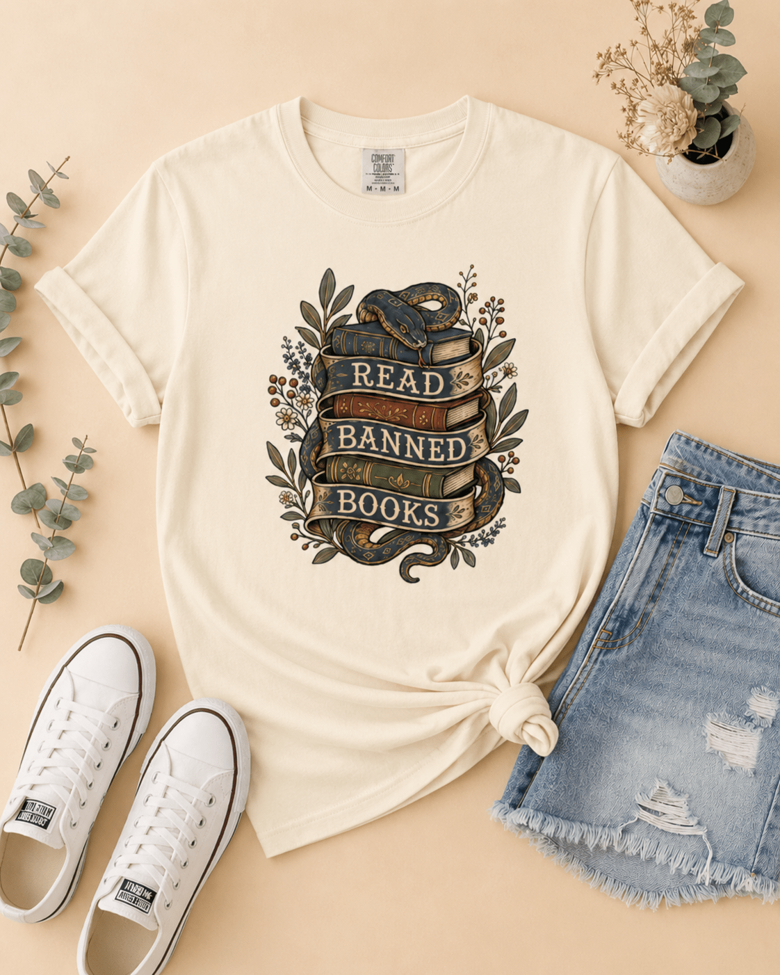 Read Banned Books Tee - T-SHIRT - TheSpinedLife