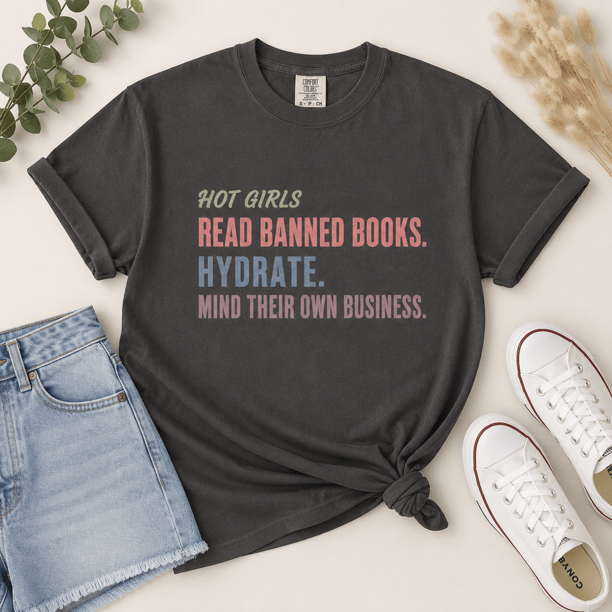 Hot Girls Read Banned Books Graphic Tee - T-SHIRT - TheSpinedLife