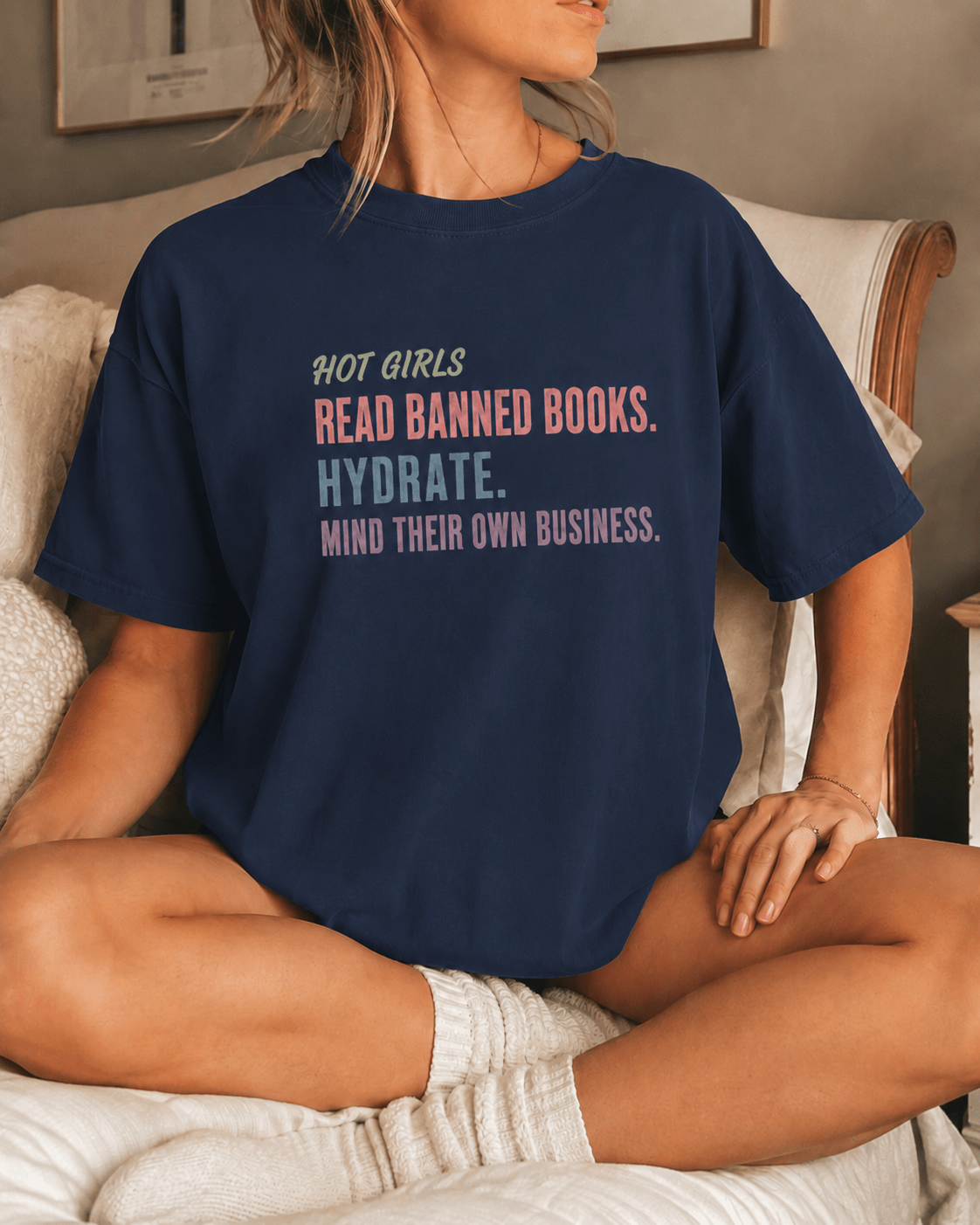 Hot Girls Read Banned Books Graphic Tee - T-SHIRT - TheSpinedLife