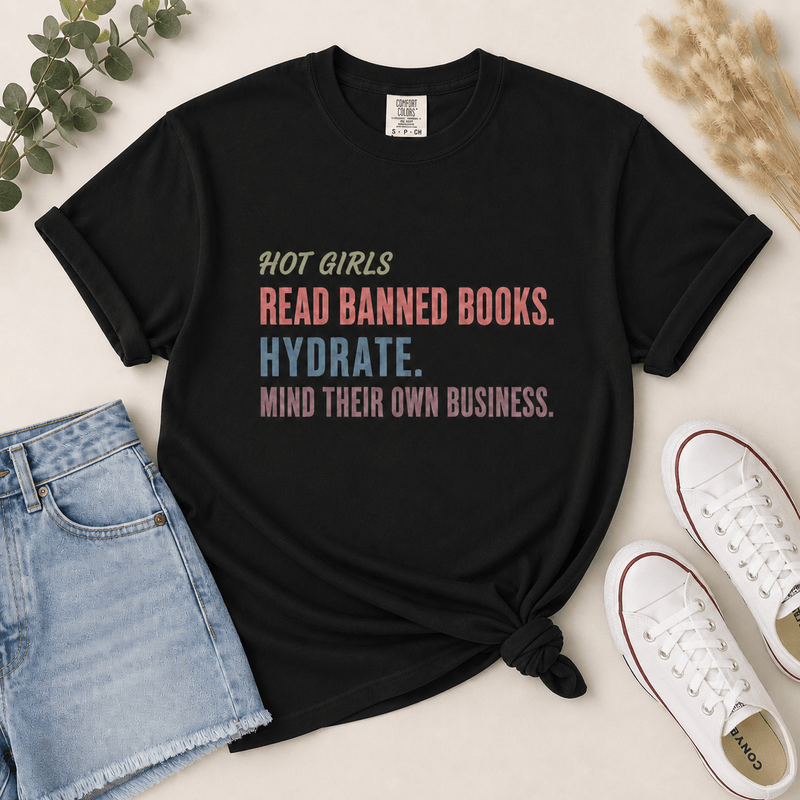 Hot Girls Read Banned Books Graphic Tee - T-SHIRT - TheSpinedLife