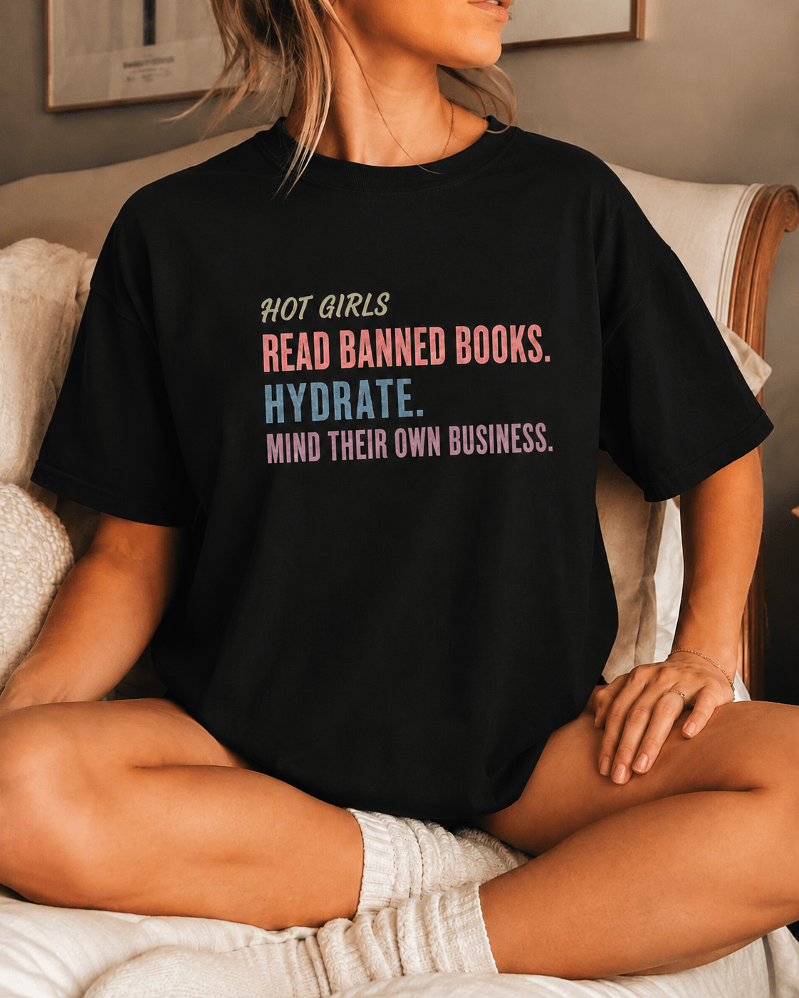 Hot Girls Read Banned Books Graphic Tee - T-SHIRT - TheSpinedLife