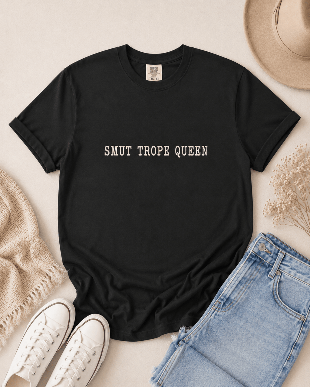 Smut Trope Queen Graphic Tee - T - SHIRT - TheSpinedLife