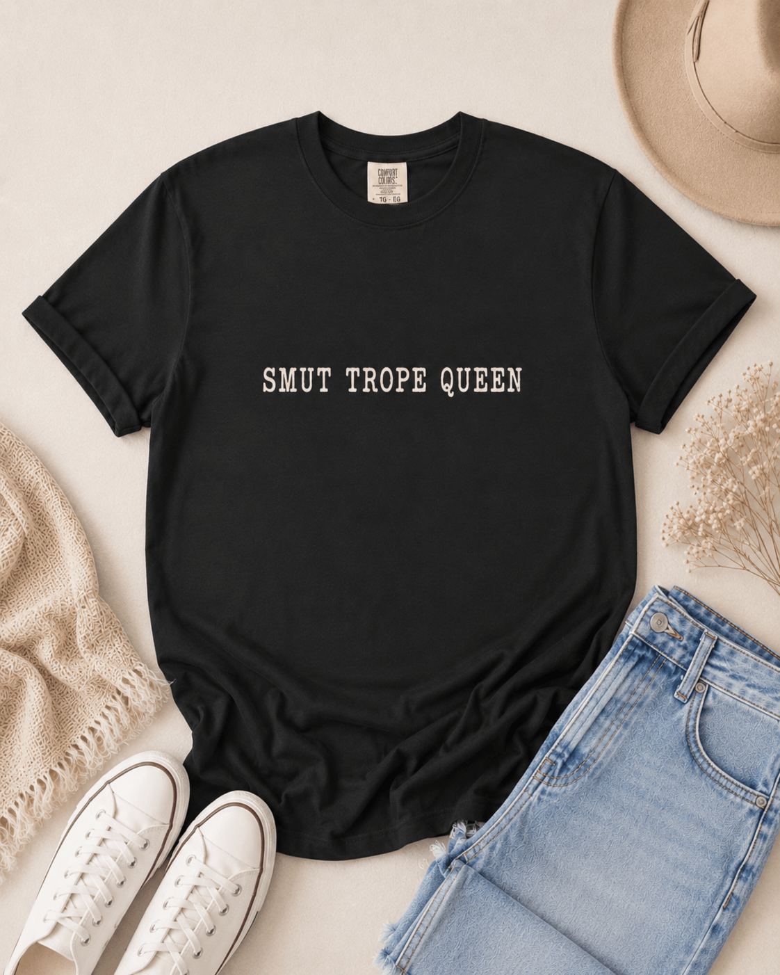 Smut Trope Queen Graphic Tee - T - SHIRT - TheSpinedLife
